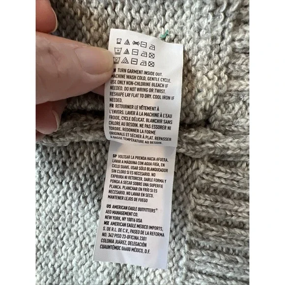 American Eagle Cardigan Gray Black Silver Fair Isle Chevron Sweater Women XS - Picture 7 of 10